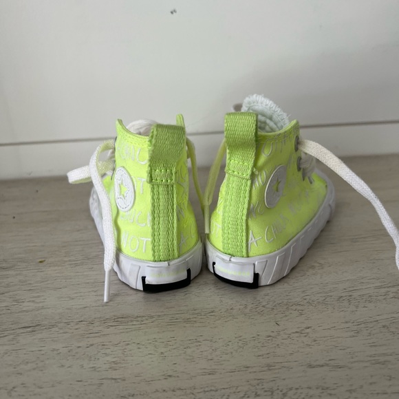 Neon green and white high top converse baby shoes size 5 - Picture 5 of 14